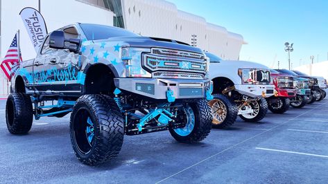 Lifted Service Truck, Show Trucks Custom Big Rigs, Sema Show Trucks, Chevy 2500hd, Denali Hd, Pickup Truck Exhaust Stacks, Classic Gmc, Jeep Pickup Truck, Hydraulic Ram