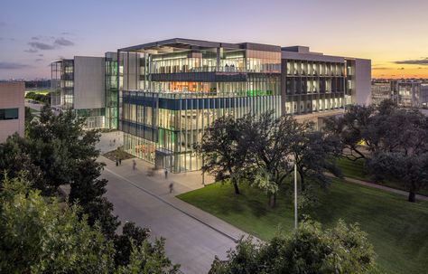 University Of Texas At Dallas, Healthy Work Environment, Dream Collage, Best Schools, Top School, Texas Dallas, Group Study, Grade 12, Collaborative Learning