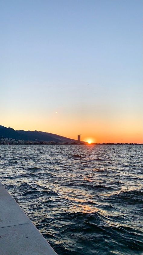 Izmir Wallpaper, Sky Sea, Sunset Pictures, Instagrammer, Story Instagram, Vintage Pictures, Scenery Wallpaper, Sunrise Sunset, Dream Life