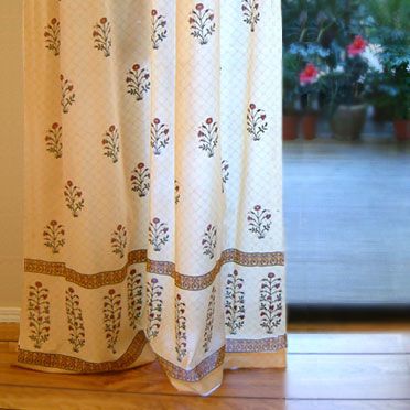 these curtains with mint or lavendar colored walls Moroccan Curtains, Red Painted Furniture, Rideaux Boho, Indian Curtains, Neutral Curtains, Indian Living Room, Indian Living Rooms, Window Treatments Living Room, Bohemian Curtains