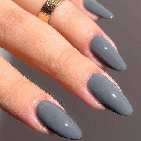 ‘Stone Nails’ Are the Quiet-Luxury Manicure to Try This Spring Stone Color Nails, Stone Blue Nails, Stone Grey Nails, Grey Nails Ideas, Essie Cocktail Bling, Neutral Mani, Purple Veil, Luxury Manicure, Nails Gray