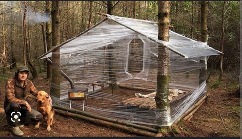 Woodland Cabin, Bushcraft Shelter, Survival Project, Lake House Food Ideas, Diy Patio Decor, Outdoor Shelters, Cabin Tent, Bushcraft Camping, Survival Shelter