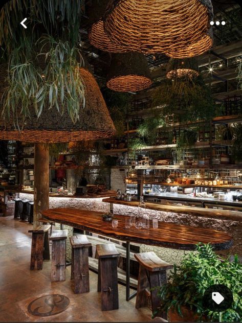 Tiki Bar Design, Boho Restaurant, Best Bar Design, Bohemian Bar, Rooftop Restaurant Design, Dining Room Decorating Ideas, Modern Restaurant Design, Restaurant Bars, Deco Bar