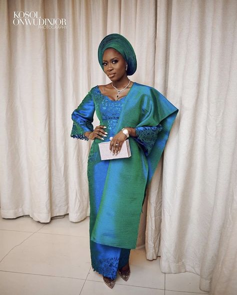 Two toned Blue and green Asooke inspiration~ Yoruba weddings Traditional Outfits African, Nigerian Wedding Dresses Traditional, Yoruba Bride, Nigerian Traditional Wedding, Nigerian Lace Styles Dress, Nigerian Lace Styles, Nigerian Bride, African Wedding Attire, Yoruba Wedding