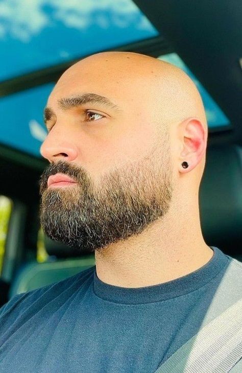 Beard Trimming Styles, Barba Hipster, Bald Head With Beard, Facial Hair Styles, Bald Men With Beards, Beard And Mustache Styles, Beard Ideas, Stubble Beard, Beautiful Healthy Hair