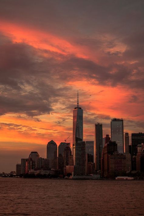 New York Sunset, Skyline Sunset, Island Wallpaper, Staten Island Ferry, Nyc Skyline, Nyc Trip, Staten Island, City Skyline, Life Goals