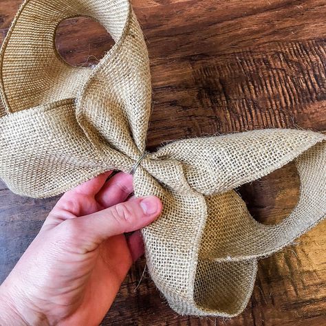 Burlap Bow Tutorial – The easy way to make burlap bows for wreaths and home décor. #burlapbowtutorial #diybow #burlapbow #renovatedfaith.com Making Burlap Bows, Diy Burlap Wreath, Burlap Bow Tutorial, Bow Tying, Burlap Ribbon Bow, Easiest Burlap, Diy Wreath Bow, Christmas Bows Diy, Burlap Wreath Diy