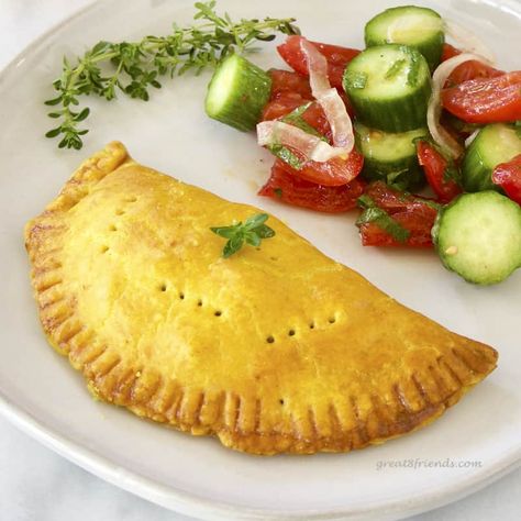 Jamaican Meat Pies, Jamaican Beef Patties, Meat Pies, Beef Patty, Flaky Pastry, Meat Pie, Jamaican Recipes, Savory Pie, Biscuit Recipe