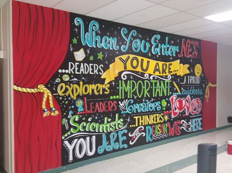 School Entrance Display Ideas, Elementary Wall Murals, Elementary School Lobby Decorating Ideas, School Entryway Ideas Elementary, Elementary School Decor, Middle School Mural Ideas, Elementary School Murals Hallways, Elementary School Murals Ideas, Reading Mural