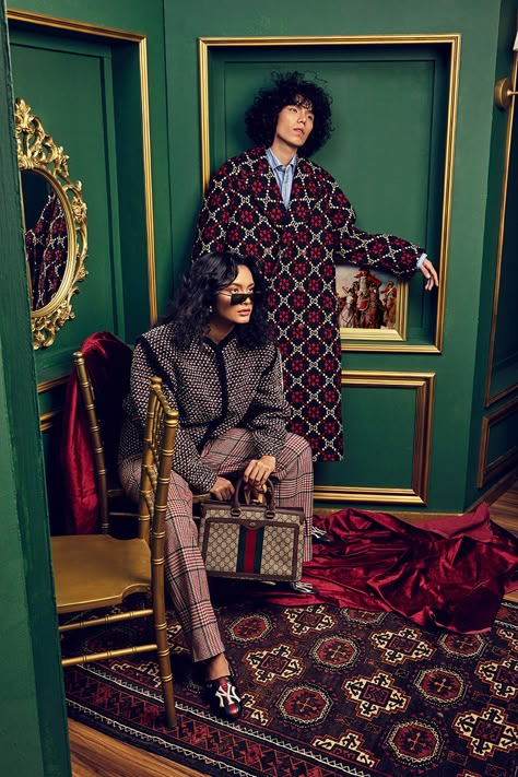 Fashion Photoshoot Studio, Gucci Campaign, Arte Pulp, Japanese Fashion Magazine, Gucci Brand, Photoshoot Studio, Gucci Style, Sitting Poses, Studio Photoshoot