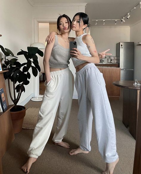 Bestie Outfits, Friend Goals, Fashion Line, Daily Fashion, Fashion Inspo Outfits, Tik Tok, Harem Pants, Fashion Inspo, Dress Up