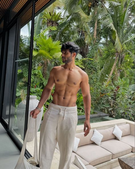 GAURAV MOLRI | ONLINE TRAINER INDIA (@gauravmolri) • Instagram photos and videos Hot Indian Guy, Good Physique Men, Indian Guy Aesthetic, Indian Men Aesthetic, Men With Muscles, Men With Stubble, Indian Guy, Pinterest Boy, Handsome Indian Men