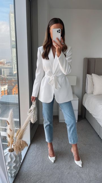 Zara White Blazer Outfit, Zara 2023 Spring Summer Women, Zara Outfit Inspiration, White Blazer Work Outfit, Outfit Blazer Blanc, Zara Work Outfit, Zara Outfit 2023 Spring, Zara Outfit Ideas Chic, Zara Outfit 2023 Summer