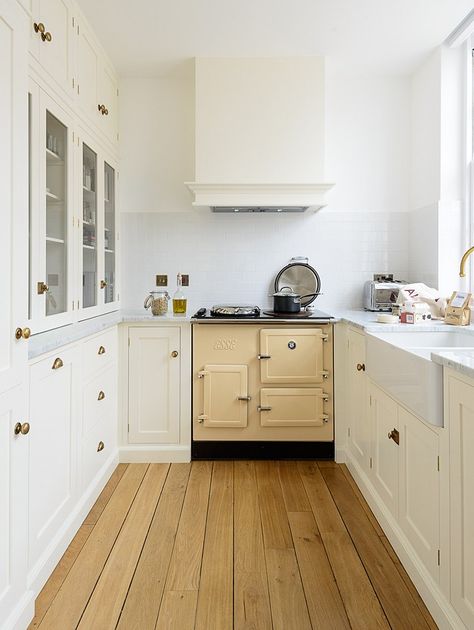 U Shaped Kitchens, Cream Kitchen Cabinets, Shaker Kitchens, Devol Kitchens, Shaker Kitchen Cabinets, New Kitchen Designs, U Shaped Kitchen, Smitten Kitchen, Small Kitchen Ideas