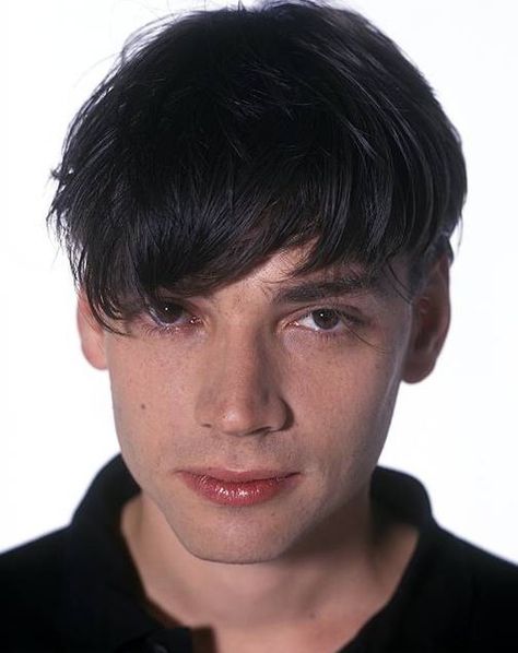 Alex James' mugshot from when he got arrested for being too sexy. Alex James Blur, Blur Band, Alex James, Things To Do With Boys, Activities For Girls, Damon Albarn, Blur Photo, Radiohead, Gorillaz