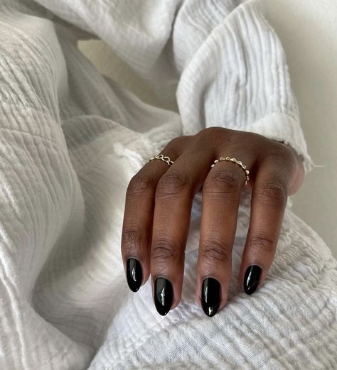 Patent Leather Nails, Leather Nails, Powder Manicure, Fall Manicure, Pink Manicure, Nail Trend, Nail Colors Winter, Classic French Manicure, Dark Nails