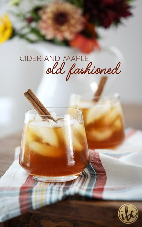 Looking for that perfect fall drink? Experience the crispness of apple cider and the rich warmth of maple syrup, all wrapped up in our take on the classic Old Fashioned. A celebration of autumn in every sip! #applecider #maplesyrup #cider #bourbon #oldfashioned #cocktail #fallcocktail #recipe Spiced Bourbon Apple Cider, Fall Cocktail Recipes Bourbon, Fall Cocktails With Bourbon, Fall Cocktails Bourbon, Maple Liquor Cocktails, Halloween Old Fashioned, Bourbon Cider Cocktail, Maple Old Fashioned Recipes Cocktail, Halloween Bourbon Cocktails