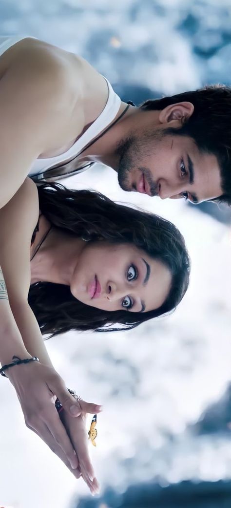 Ek Villain Hd Wallpaper, Half Girlfriend Movie, Shreyas Iyer, Siddharth Malhotra, Half Girlfriend, Cute Movie Scenes, Cute Celebrity Couples, Bride Photography Poses, Pooja Hegde