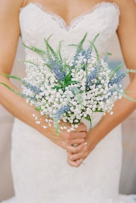 Classic Blue Wedding, Rustic Spring Wedding, Lilac Wedding Bouquet, Small Wedding Bouquets, Wedding Flower Guide, Spring Wedding Bouquets, Blue Wedding Bouquet, White And Blue Flowers, Lilac Wedding