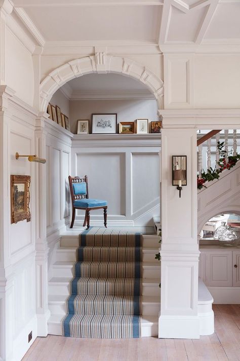 That hallway Victorian Manor, Elegant House, Edwardian House, Victorian Cottage, Hallway Ideas Entrance Interior Design, Hallway Ideas Entrance Narrow, Christmas Decorations For The Home, Decoration Inspiration, Staircase Design