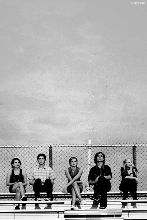 the perks of being a wallflower High School Cliques, The Perks Of Being, Ingmar Bergman, Septième Art, Beloved Book, Logan Lerman, Perks Of Being A Wallflower, Film Tv, Film Serie