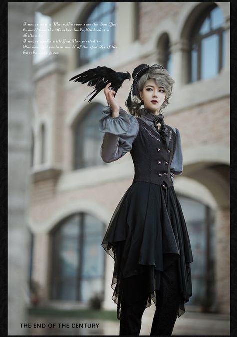 Half Dress Half Pants, Gothic Ouji Fashion, Ouji Style, Armour Outfit, Kodona Fashion, Ouji Fashion, Victorian Era Fashion, Fashion Formal, Prom Outfits