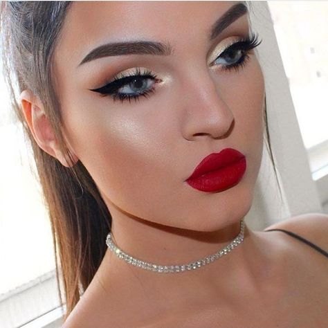 Prom Makeup Lips, Prom Makeup For Brown Eyes, Red Lips Makeup Look, Bright Eye Makeup, Prom Makeup Looks, Red Dress Makeup, Formal Makeup, Red Lip Makeup, Basic Makeup