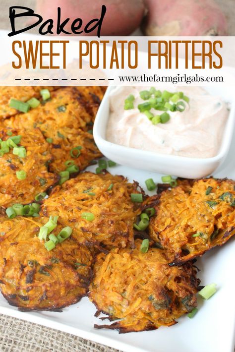 Baked sweet potato fritters are a delicious and healthy recipe. This dish is a perfect side dish or appetizer. Potato Fritters Recipe, Easy Sweet Potato Recipes, Sweet Potato Latkes, Sweet Potato Fritters, Veggies Recipes, Potato Fritters, Fritter Recipes, Potato Recipe, Baked Sweet Potato