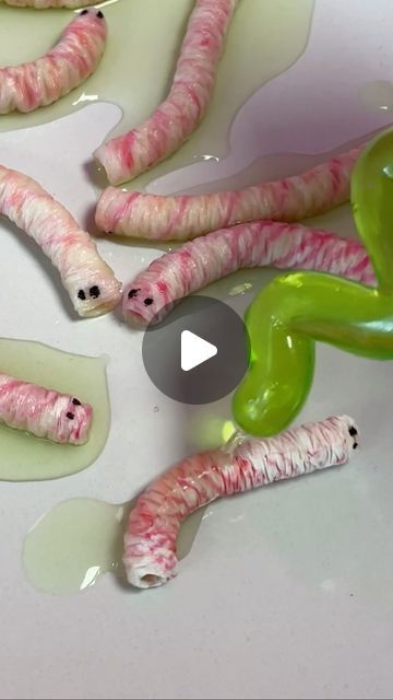 Early Years Resources on Instagram: "Watch these worms grow like magic! ✨ Try this spooky children’s activity to see what happens when water is added to tissue! Test out this STEAM activity yourself! All you’ll need to make your own tissue paper wriggly worms is: ✨ Tissue paper ✨ Stick/pencil ✨ Glue ✨ Colour markers ✨ Water ✨ Water droppers #STEAM #STEMExperiment #StemForKids #ScienceForKids #EYFS #TeachersOfInstagram #STEMActivities #LearningThroughPlay #ActivitiesForKids #STEMForKids" Growing Worms Science Experiment, Tissue Worm, How To Make Earth, Colour Markers, Steam Activity, Stem Experiments, Steam Activities, Stem For Kids, Class Room