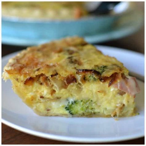 Ham And Broccoli Quiche, Quiche Brunch, Ham And Broccoli, Christmas Ham Recipes, Ham Broccoli, Ham Quiche, Onion Quiche, Broccoli Quiche, Christmas Ham