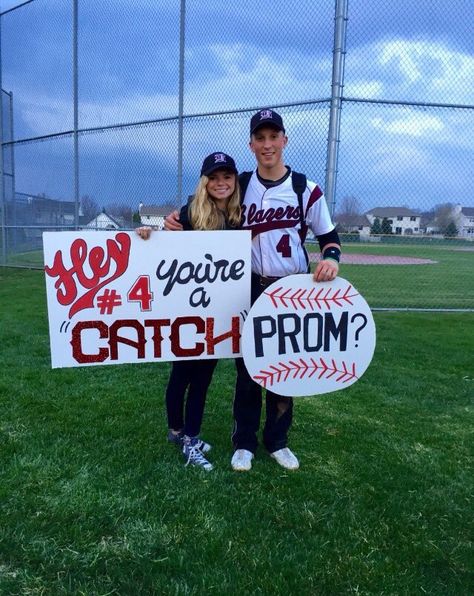 Baseball Promposal, Sadie Proposals Ideas, Girl Ask Guy, Sadies Proposal, Creative Prom Proposal Ideas, Prom Invites, Cute Promposals, School Dance Ideas, Prom Posters