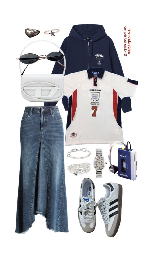 styling blokecore outfits women #outfitinspo #blokecore #football #vintagejerseys Football Outfits For Women Winter, Blokecore Outfits, Football Jersey Outfit, Fashion Vocabulary, Jersey Outfit, Vintage Jerseys, Football Outfits, Outfits Women, Football Jersey