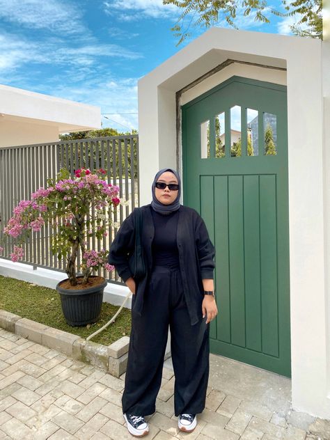 Chubby Girl Outfits Hijab, Ootd Hijab Big Size, Bigsize Hijab Outfit, Ootd Hijab Plus Size, Plus Size Hijabi Outfits, Plus Size Hijab Fashion, Ootd Gemuk, Hijab Plus Size, Ootd Hijab Pantai