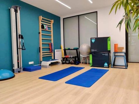 Physiotherapy Room Design, Physiotherapy Room Decor, Physiotherapy Room, Doctor Office Design, House Design Drawing, Physical Therapy Student, Dream Home Gym, Mini Gym, Studio Pilates