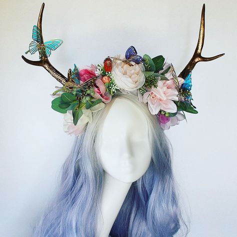 Sorry, fairies!! This one sold as I was posting it! I’m hoping to get more of these antlers so I can make another headpiece like this!!… Fairy Headpiece Diy, Iridescent Halloween, Antler Headpiece, Animal Headbands, Olaf Halloween Costume, Antler Crown, Headband Ideas, Fae Folk, Headpiece Flower