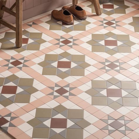 Chatsworth | Victorian Floor Tiles | Original Style Victorian Style Floor Tiles, Edwardian Floor Tiles, Original Style Tiles, Vintage Flooring, Victorian Tile, Kitchen Floor Tiles Ideas, Victorian Floor Tiles, Mosaic Mirrors, Tiled Hallway