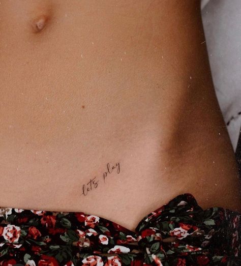 Hipbone Tattoo, Small Hip Tattoos Women, Tattoo On Hip Bone, Pelvic Tattoos, Side Hip Tattoos, Private Tattoos, Small Shoulder Tattoos, Tattoo Fashion, Hip Tattoos Women