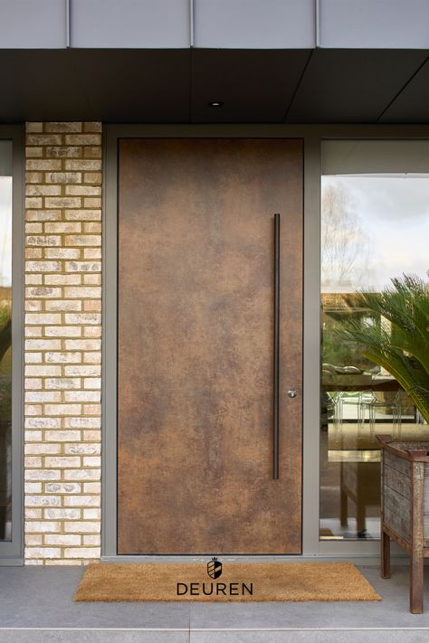 Modern front doors handcrafted by Deuren boast the finest materials and components on the market ensuring optimum durability. With a range of front door designs and finishes to choose from we can help you create a 'wow', and welcoming front door entrance. Steel Front Door Entrance, Teak Front Door, Copper Front Door, Industrial Front Doors, Modern Wood Front Door, Front Door Contemporary, Bronze Front Door, House Design Ideas Simple, Simple Small House Design