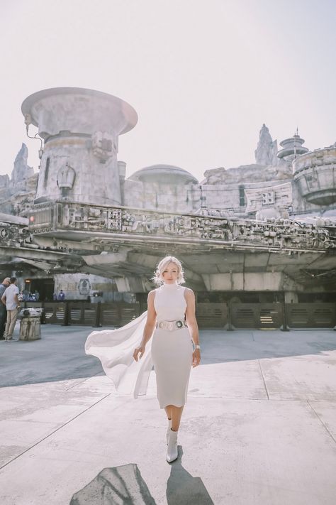 RachRecreates Disney Princess Edition - Rach Martino Family Disneybound, Leia Disneybound, Star Wars Disneybound, Disney Trip Outfits, Disney Fits, Disney Adult, Disney Photo Ideas, Disney Bounds, Star Wars Galaxy