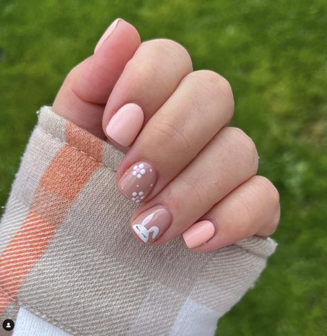 Bunny Nails Designs, Short Nails Ideas Spring, Easter Nails Bunny, Easter Bunny Nails, Crackle Nails, Pastel Nail Art, Kids Nail Designs, Minimal Nails Art