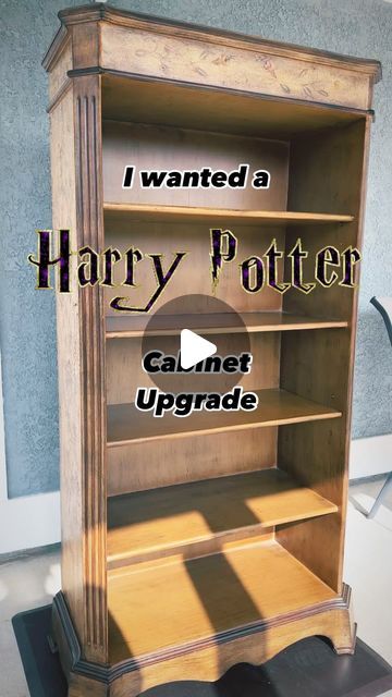 Harry Potter Bookcase Ideas, Harry Potter Bookshelves, Shelf Decor Diy Crafts, Harry Potter Inspired Home Decor, Harry Potter Cabinet, Harry Potter Chair, Harry Potter Village Display, Harry Potter Reading Corner, Harry Potter Book Shelf Ideas