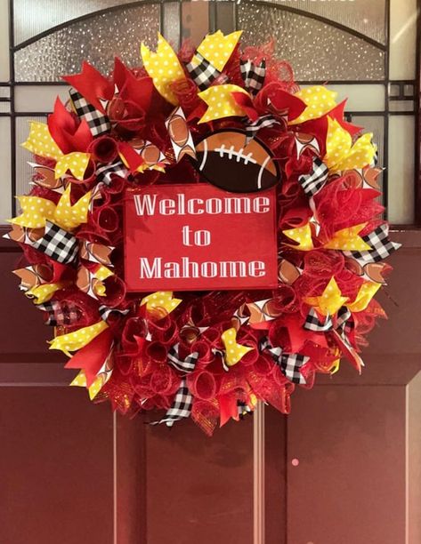 Welcome To Mahomes Wreath, Diy Chiefs Gifts, Kansas City Chiefs Wreath Diy, Cheifs Wreath, Kc Chiefs Wreath, Kc Chiefs Door Hanger, Kansas City Chiefs Wreath, Chiefs Wreath, Football Wreath Diy