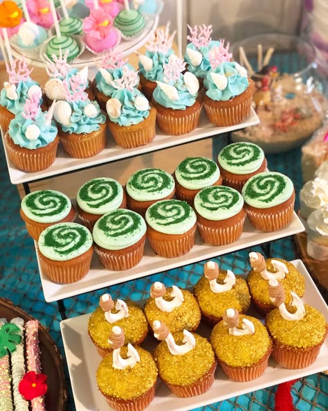 Moana Birthday Desserts, Moana Birthday Party Food, Moana Birthday Cupcakes, Moana Cupcake Ideas, Baby Moana Birthday Party, Moana Cupcakes, Moana Cakes, Moana Birthday Party Cake, Moana Cupcake