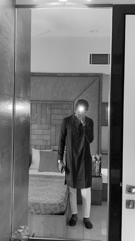 Gents Kurta Design, Boy Blurred Pic, Mens Sherwani, Gym Outfit Men, Best Profile Pictures, Profile Pictures Instagram, Chill Photos, Mobile Photos, Photos Tumblr