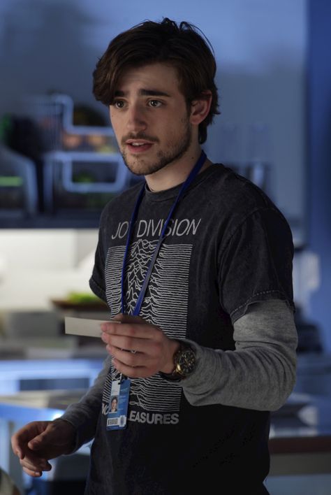 Actor Charlie Rowe Charlie Rowe, Red Band Society, Alex Morgan, Peter Parker, Tony Stark, Face Claims, Mens Fashion Casual, Character Inspiration, Beautiful People