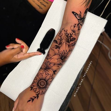 Butterfly Arm Tattoo, Mandala Tattoos For Women, Sunflower Tattoo Shoulder, Arm Sleeve Tattoos For Women, Hippie Tattoo, Cross Tattoos For Women, Hand Tattoos For Girls, Sunflower Butterfly, Flower Tattoo Shoulder