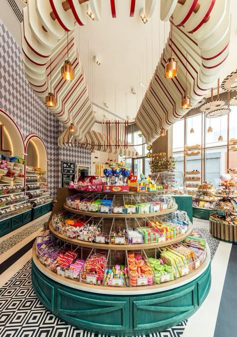 Chocolate Store Design, Candy Store Design, Gift Shop Interiors, Supermarket Design Interior, Chocolate Stores, Bakery Design Interior, Supermarket Design, Bakery Design, Interior Design Company