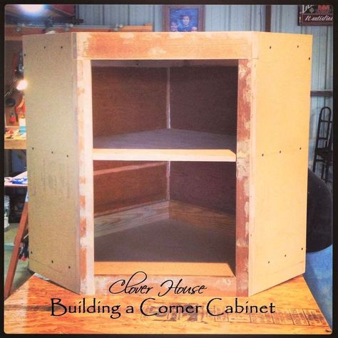 Corner Cabinet Diy, Diy Corner Cabinet, Kitchen Corner Cabinet, Bedroom Furniture Redo, Building Kitchen Cabinets, Clean Kitchen Cabinets, Cheap Kitchen Cabinets, Corner Kitchen Cabinet, Building A Kitchen