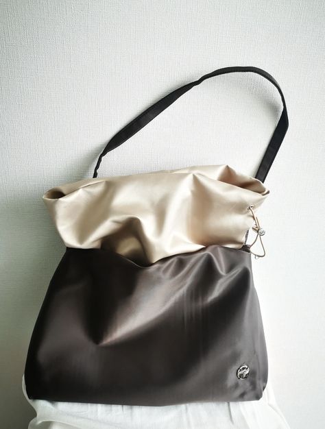 https://www.etsy.com/hk-en/listing/1473968990/the-row-nylon-handbag-tote-bourse-bucket?click_key=c5b377ff208c1f0629a5763daeb7e987c36266de%3A1473968990&click_sum=7f807ce9&ref=shop_home_active_5&pro=1 The Row Bourse Bag, Eco Fabric, Nylon Handbag, Shoulder Bag Brown, Closet Inspiration, Nylon Bag, Bag Shoulder, Tote Handbags, Bucket Bag