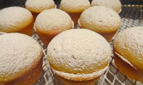 Duffin- no-fry Chanuka muffin (P) Beignets Cuits, Baked Doughnut, Pumpkin Spice Ice Cream, Hanukkah Desserts, Doughnut Muffins, Plats Healthy, Cronut, Ginger Snap Cookies, Fall Festivities